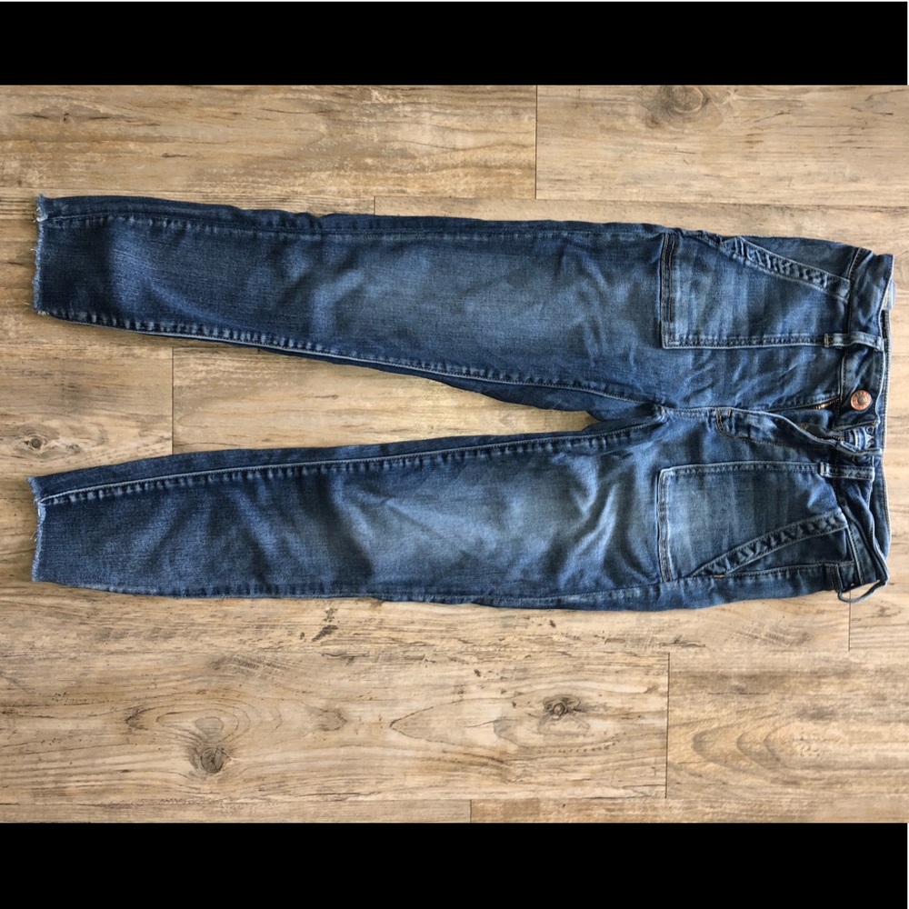 AE High Waisted Crop